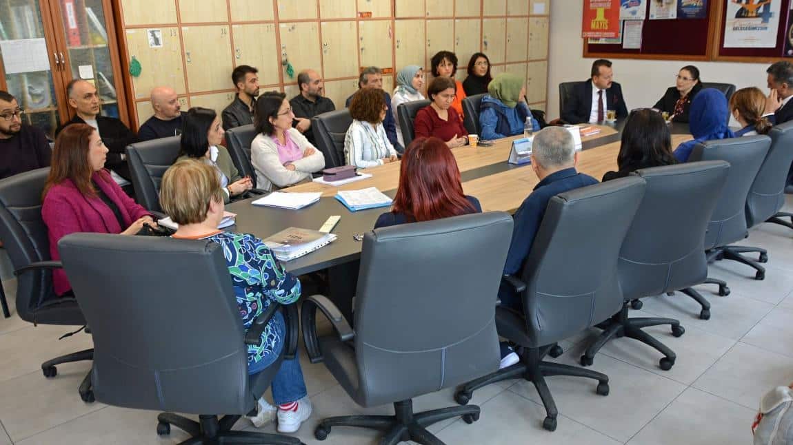 Bartın Valisi Sayın Dr. Nurtaç Arslan Hanım ve İl Milli Eğitim Müdürü Sayın Oğuzhan Acar Bey okulumuzu ziyaret etti.